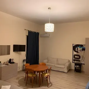 Keira House Naples